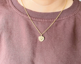 Gold Retro Embossed Love Heart Pendant for Women Stainless Steel Waterproof Pendant Heat Necklace Minimalist Necklace Girlfriend's Love Gift