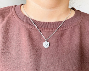 Silver Retro Embossed Love Heart Pendant for Women Stainless Steel Waterproof Pendant Heat Necklace Minimalist Necklace Girlfriend's Gift
