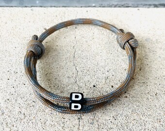 Paracord Bracelet with personalized letter for men and women  , Men's Bracelet, Survival Bracelet, Paracord Bracelet,  Bracelet Unisex