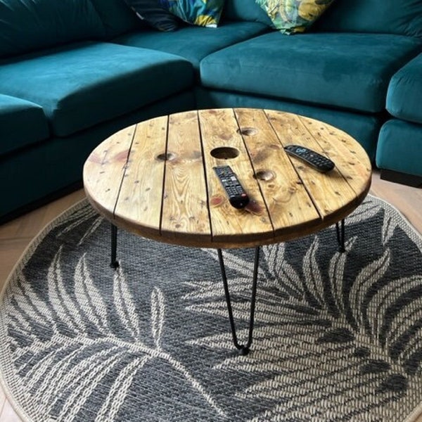 Round coffee table | Rustic coffee table | Industrial table | Wooden coffee table | Hairpin legs | Reclaimed solid wood table | Man cave