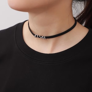 Låsbart daghalsband med Infinity-hänge, Evighetshalsband, Diskret daghalsband som Dom sub-smycke, Permanent gåva dygnet runt med låsningsalternativ