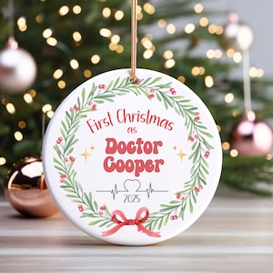 Ornamento personalizzato per dottore, primo Natale, come ornamento per dottore, regalo di Natale per dottore, nuovo regalo di Natale per dottore 2025