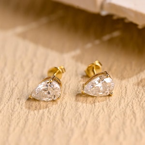 Solid Gold Pear Cut Moissanite Engagement Stud Earrings, Teardrop Gold Studs, 3 Pongs Earrings, Anniversary/ Birthday Gift for Woman, Her