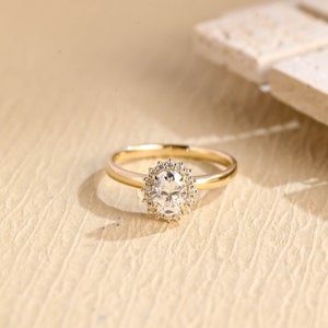 IGI Verified Solid Gold Oval Lab Grown Diamond Engagement Ring, D/ VS1 Diamond Wedding Ring With Halo, Birthday/ Anniversary Gift for Woman