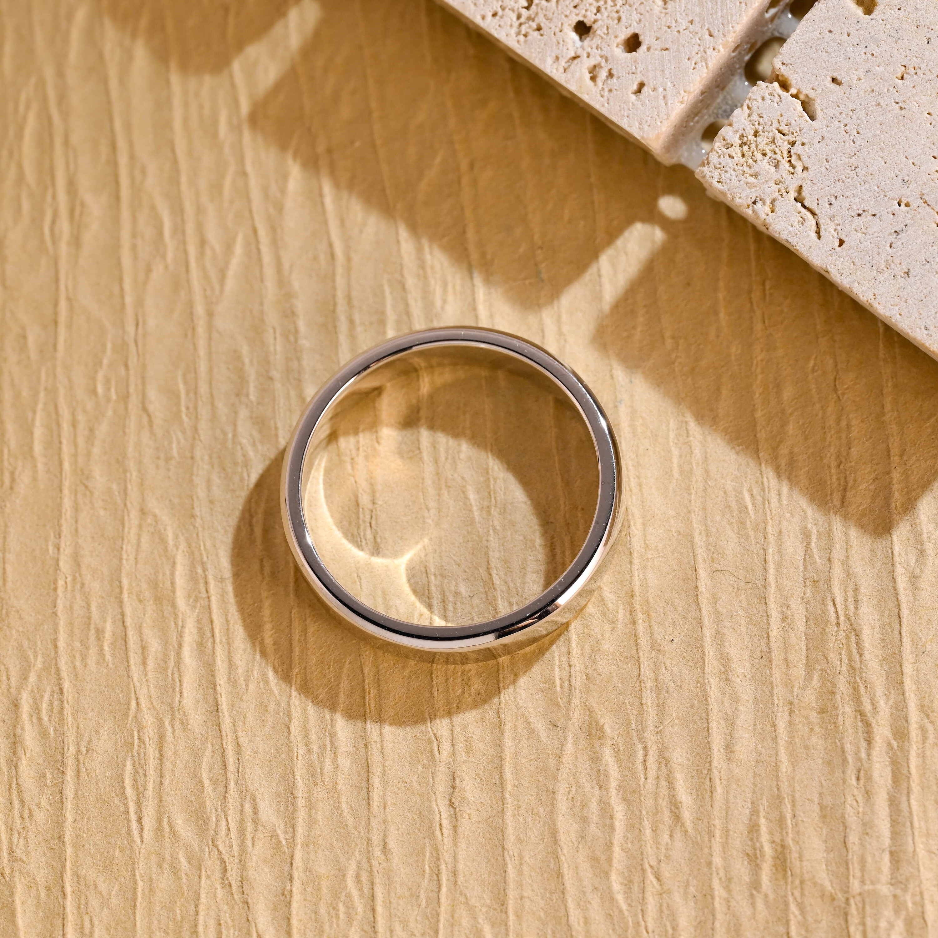 純金製4.3mmミニマリスト結婚指輪、シンプルなプレーンリング - Etsy 日本