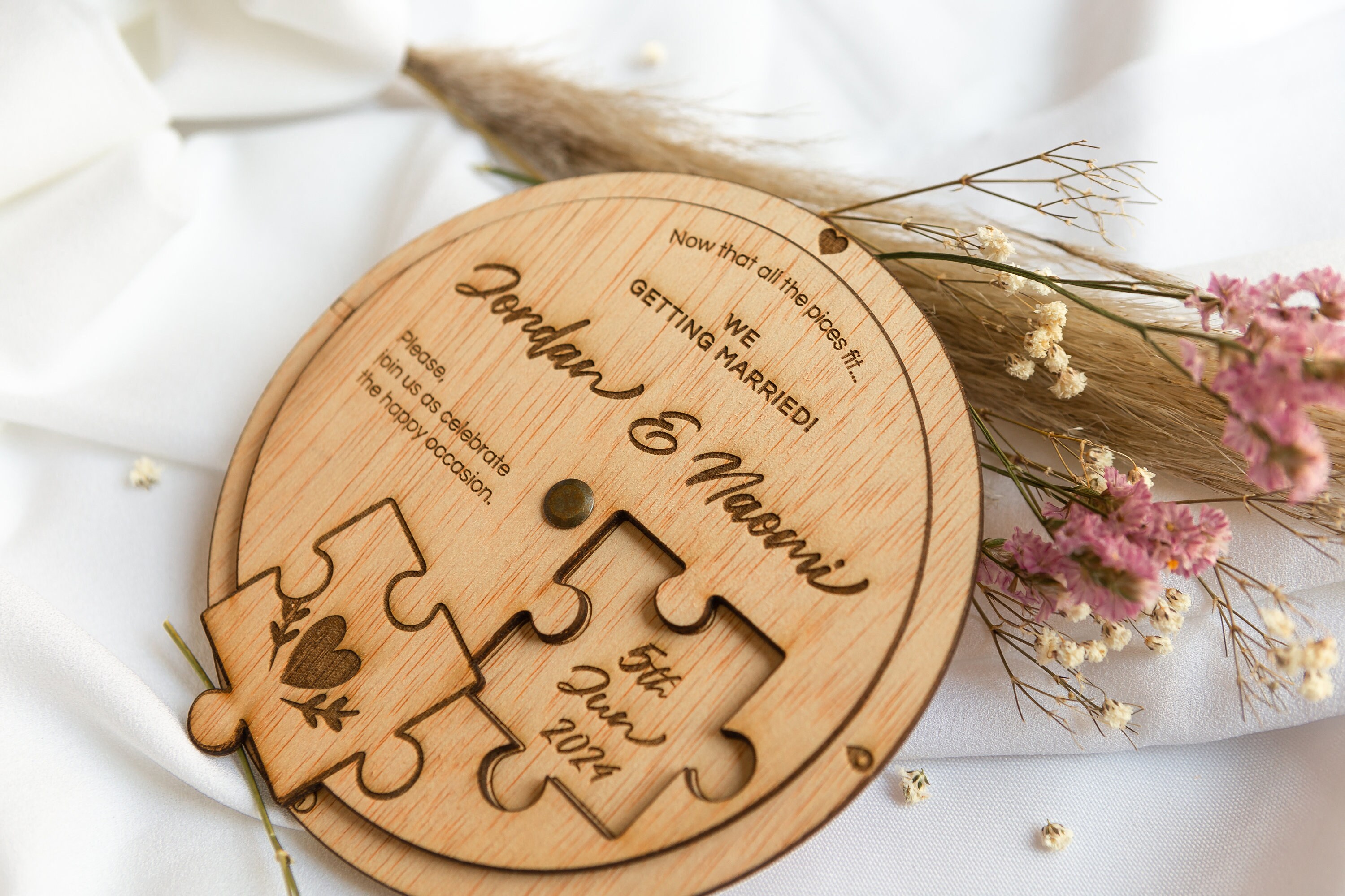 Invitación de boda en madera natural Modelo Puzzle invitaciones ...