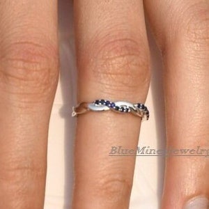 Blue Sapphire Twisted Band: 14K Gold Crossover Ring
