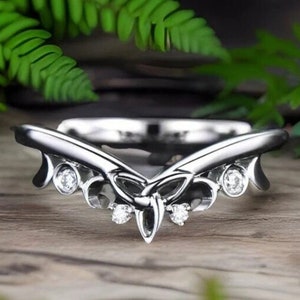 Moissanite maan trouwring: 14 kt witgouden Keltische knoop ring