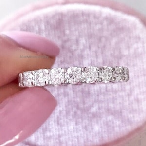 3.0 MM Rundschliff Moissanit Ehering, volle Eternity Band, Diamant stapelbare Band, 18K Weißgold Jubiläumsgeschenk, Eternity Ring für Sie