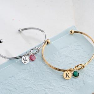 Personalized Love Knot Bracelet – Custom Initial & Birthstone Jewelry – Meaningful Birthday Gift for Her