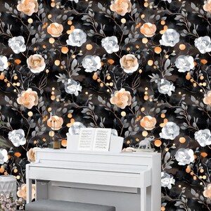 Carta da parati floreale botanica nera chic con rose dorate e bianche - Elegante decorazione murale per camere da letto, soggiorni e pareti decorative glamour