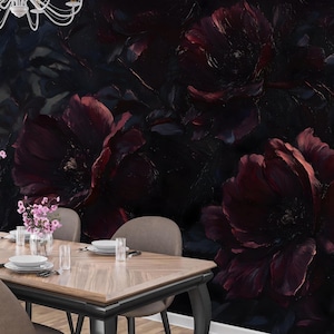 Carta da parati murale botanica floreale scura Moody, carta da parati vintage con peonie nere e bordeaux di lusso, stacca e attacca