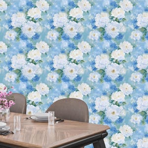 Carta da parati murale Cottagecore Blue Floral White Rose – Decorazione murale staccabile e attaccabile o preincollata
