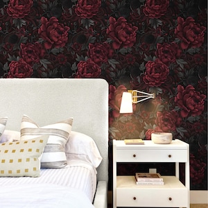 Carta da parati murale con motivo floreale di peonie gotiche scure, rosso intenso e nero, staccabile e attaccabile o tradizionale, decorazione da parete di lusso e suggestiva.