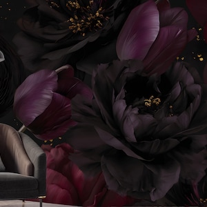 Carta da parati murale floreale scura gotica e malinconica, carta da parati di lusso con peonie nere e bordeaux, arte della rosa per interni spettacolari