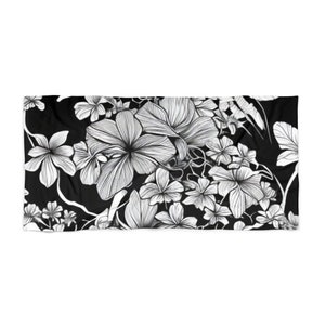 Black & White Hawaiian Floral Beach Towel | Minimalist Polyester and Cotton Fabric Beach Towels For Beach Décor | Washable Beach Towels