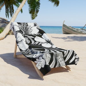 Black & White Hawaiian Floral Beach Towel | Minimalist Polyester and Cotton Fabric Beach Towels For Beach Décor | Washable Beach Towels