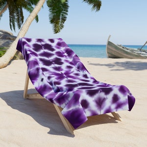 Purple Tie Dye Beach Towel | Minimalist Polyester and Cotton Fabric Beach Towels For Beach Décor | Washable Beach Towels