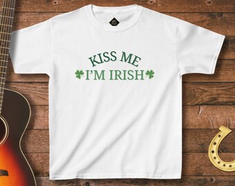 kiss me im irish 90s Baby Tee Y2K Slogan Tee 90s Style Tee aesthetic baby tee y2k crop top Irish Boys Crop Top irish pub st patty's crop top