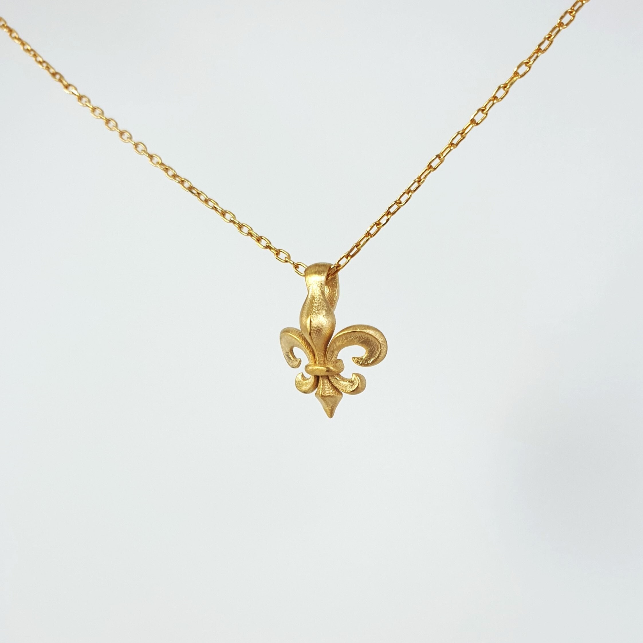Pendentif Argenté Fleur De Lys Templier Avec Chaîne - Acier Inoxydable Et Strass