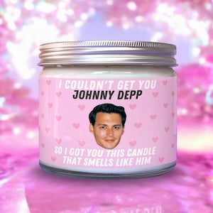 Johnny Depp-geurkaars sojawas | Grote 9 oz door fans geïnspireerde kaars met deksel | Leuk, grappig nieuwtje | Verjaardagscadeau