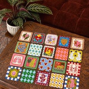 Maximalistische Untersetzer im Folk-Art-Stil | Farbenfrohe Getränkeuntersetzer im Dschungel-Design | Eklektische Deko für gute Laune