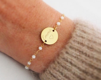 Bracelet personnalisé médaille à graver chaîne perles facettées blanches en acier inoxydable ∙ cadeau fête des mères, bracelet personnalisé