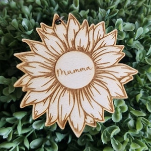 Mumma Sunflower Wooden Keyring, Keychain, Gift for Mum, Engraved Gift