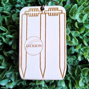 Personalised Cricket Wickets Keyring, Keychain, Cricket Lovers, Engraved Team Gift