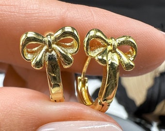 Delicate Bowknot Wedding Guest Earrings, Cute Gold Ribbon Hoop Earrings, Minimalist Bowknot Earrings for Daughter, Tiny Hoop Huggies