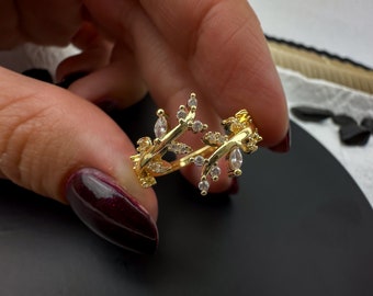 Minimalistischer Zirkon Blatt Ring, zierlicher Alltagsring, zarter Ring Geschenk für Tochter, stapelbarer CZ Olivenblatt Ring