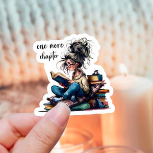 Op meer hoofdstukken Reading Girl waterdichte sticker | Cadeau voor een boekenwurm | Gezellige leesstickers | Cadeau voor boekenliefhebbers | waterdichte glanzende sticker