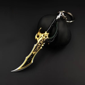 Anime Sword dagger keychain, Sung Jinwoo gold metal dagger charm