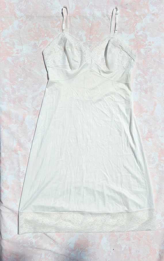 Vintage Vanity Fair Women's White Dress Nightgown… - image 4
