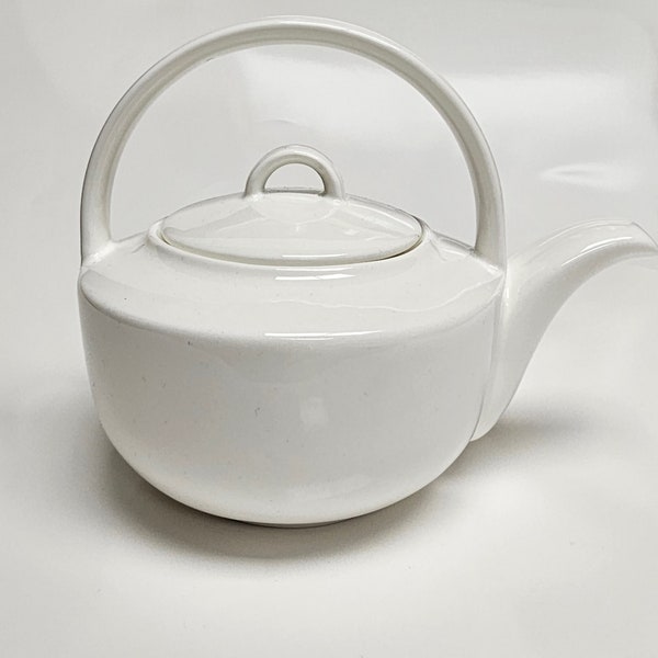 Teapot Fine Bone China 600ml  4 cups made in England