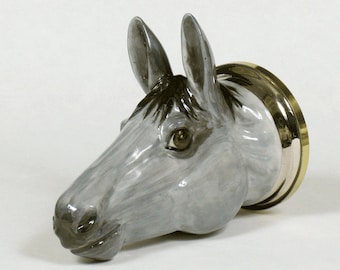 Horse stirrup cup