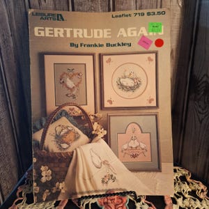 Ulotka Leisure Arts z 1989 r. nr 719 Gertrude Again, haft krzyżykowy