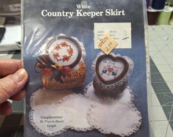 Vintage "White Country Keeper Skirt" Counted Cross Stitch Pattern Kit by Spinning Wheel