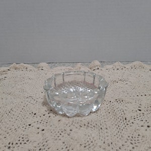 Beautiful Vintage Anchor Hocking Heavy Chunky Pressed Glass Ashtray / Trinket Dish