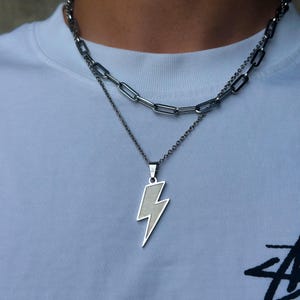 Collier Éclair Argent | Pendentif Flash minimaliste | Chaîne Rolo de 2 mm avec pendentif | Chaîne en argent pour hommes | Bijoux Streetwear | Idée cadeau homme