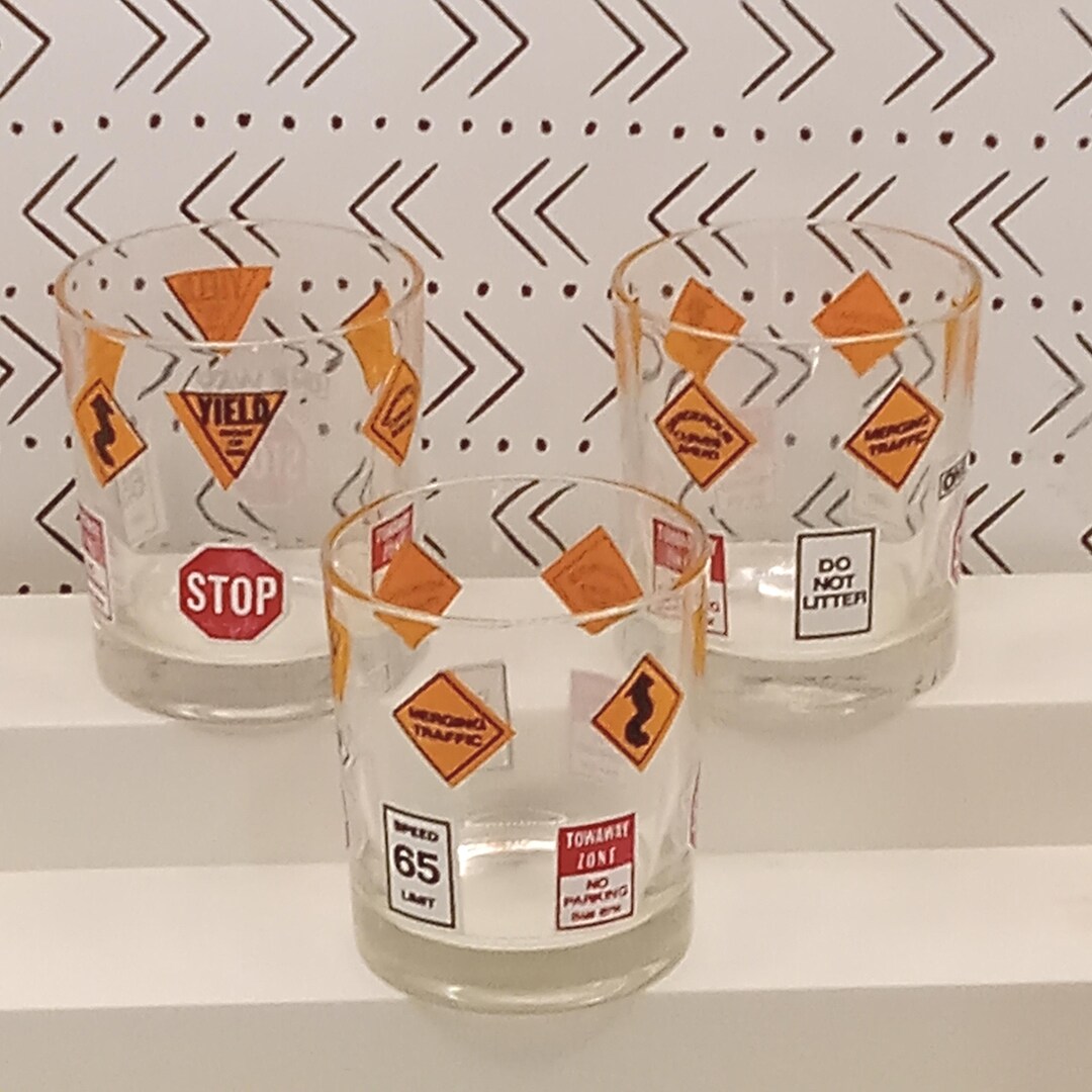 Barware Traffic Roadway Street Signs Drinking GLASSES 8 OZ 3.5