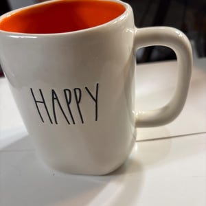 Rae Dunn HAPPY HALLOWEEN  mug excellent condition