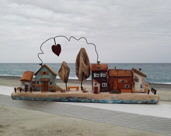 Un villaggio vicino al mare in driftwood, per decorare casa, idea regalo, collezioni ,oggetti in legno spiaggiato