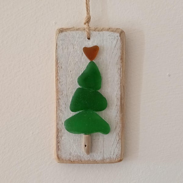 SEA GLASS/"Christmas Tree" Painting/Wood and Glass Smoothed by the Sea/Home Decoration/Gift Idea/N323
