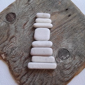 Set di 8 pezzi di pietra di forme squadrate o cilindriche, levigati dal mare, bricolage, quadri, sculture,acquari, segnaposto, N 149