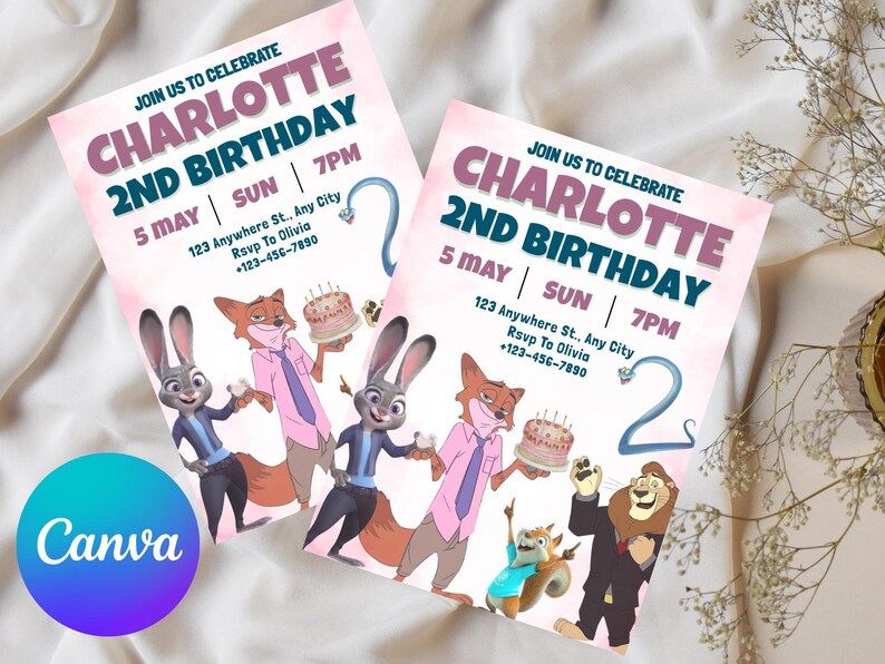 Puede incluir: Dos invitaciones de cumplea&ntilde;os con un fondo rosa acuarela. Las invitaciones dicen "&Uacute;nete a nosotros para celebrar el 2&ordm; cumplea&ntilde;os de Charlotte" con la fecha, la hora y la informaci&oacute;n de RSVP. Se presentan personajes de dibujos animados de Zootopia.
