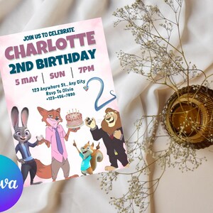 Puede incluir: Una taza de cer&aacute;mica blanca con un asa negra y el texto "But First, Coffee" en negrita negra. La taza se encuentra sobre un fondo neutro, resaltando su dise&ntilde;o simple.