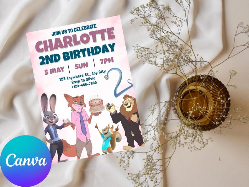 Puede incluir: Una taza de cer&aacute;mica blanca con un asa negra y el texto "But First, Coffee" en negrita negra. La taza se encuentra sobre un fondo neutro, resaltando su dise&ntilde;o simple.