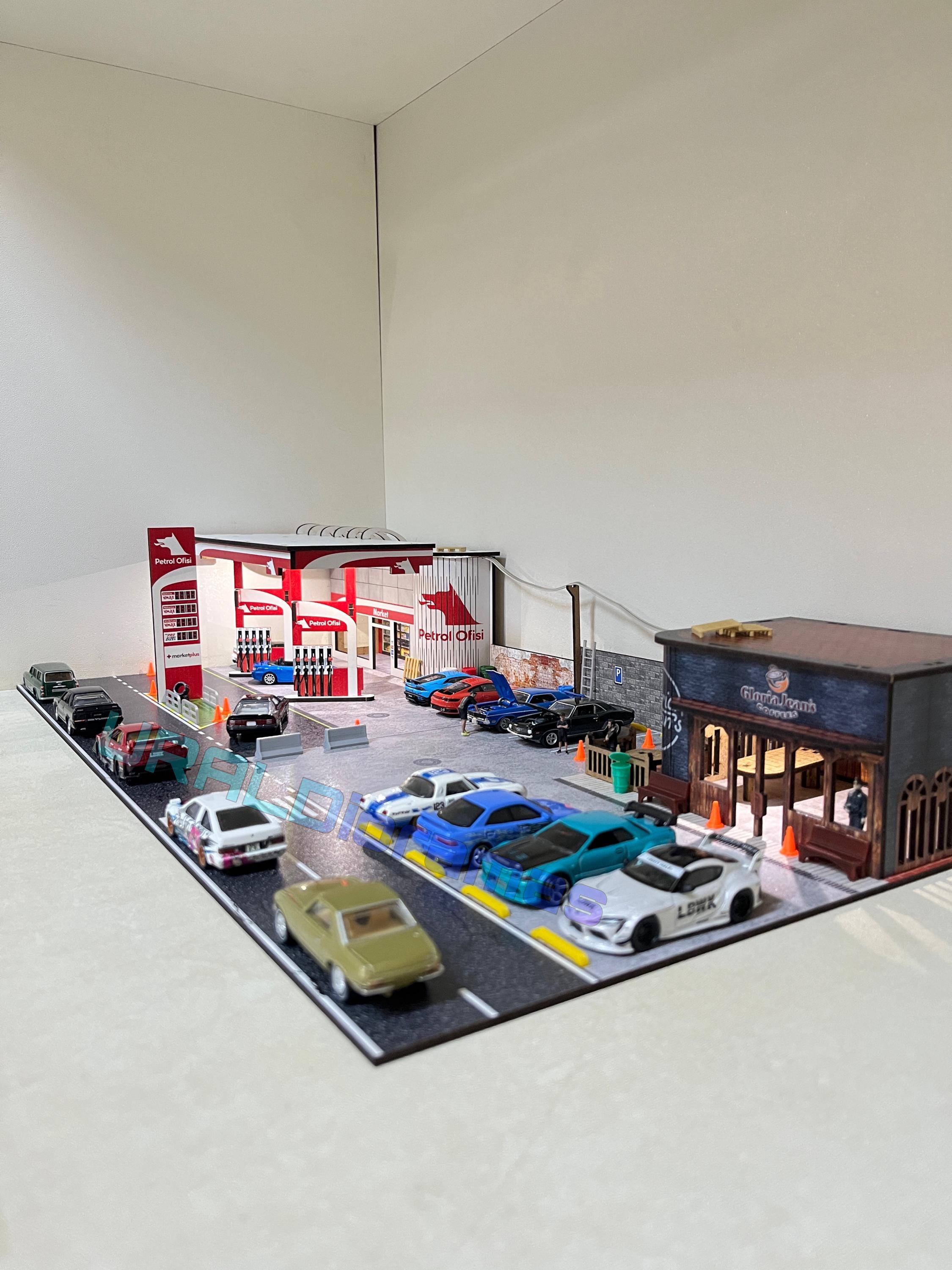 1:64 Diorama Petrol Station and Coffee Shop Scene - Display for