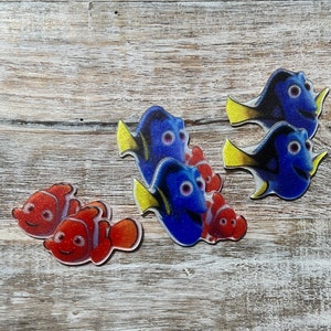 Disney's Finding Nemo Flat Back Resin | Dory | GLITTER | Hair Bow Center, Key Ring, Scrapbook Embellishment